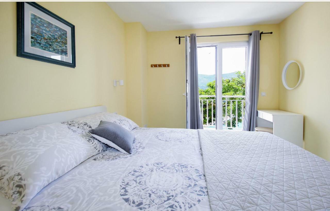 Apartment Levanat Molunat Exterior photo